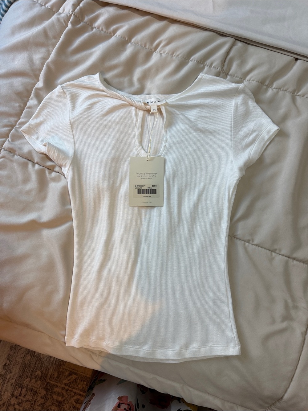 White Women's Short Sleeve Keyhole Top - Brand: Bohme